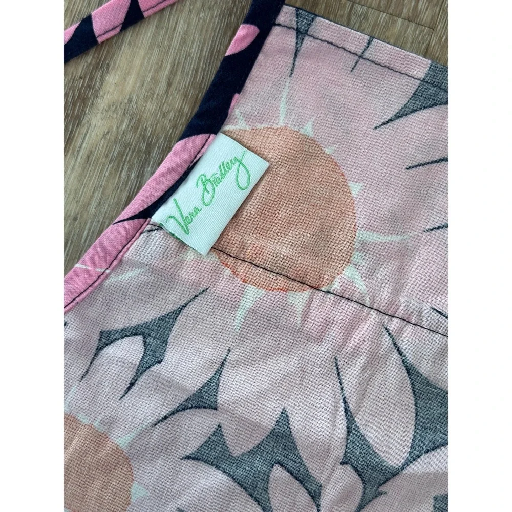 VERA BRADLEY APRON BREAST CANCER MOTHERS DAY 